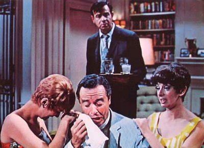 Despondenthe proceeds to kill himself is rescued by his friend oscar madison. Cinema Geek: 52 Perfect Movies: The Odd Couple (1968)