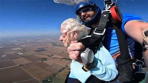 104 year old chicago woman becomes world s oldest tandem skydiver