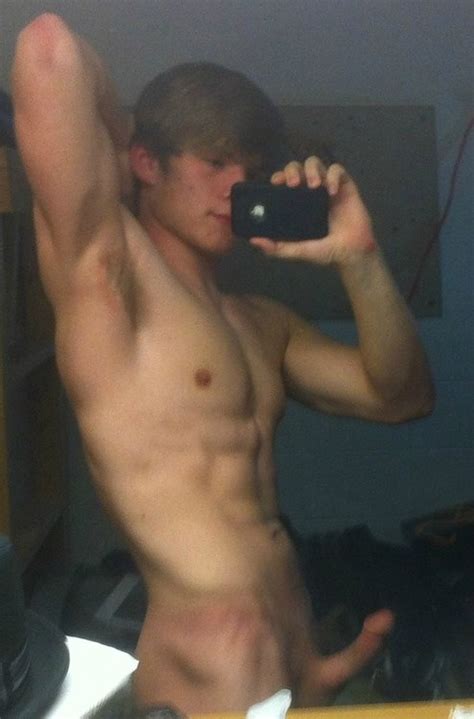 Naked Guy Selfies Tumblr Free Sex Pics