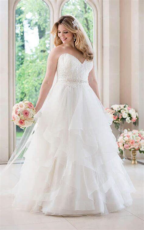 18 Romantic And Eye Catching Plus Size Wedding Dresses Chicwedd