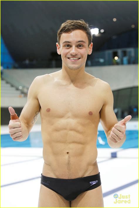 tom daley wins gold at diving world series photo 809072 photo gallery just jared jr