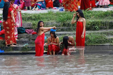 Nepalese Hindu Women Perform Ritual Bath In The Bagmati River During News Photo Getty Images