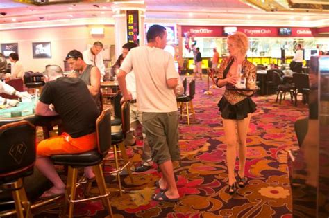 5 Women You Want To Have Drinks With In Las Vegas Las Vegas Sun News