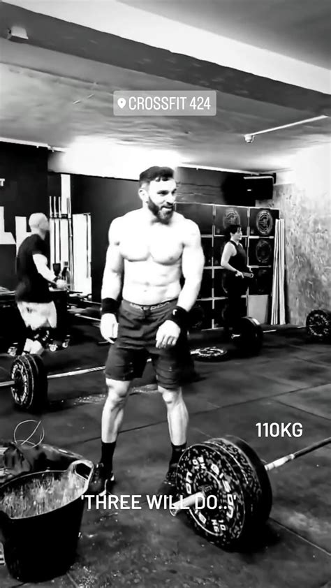 Hollyoaks Off The Charts Davood Ghadami Shirtless Working Out On Insta Story