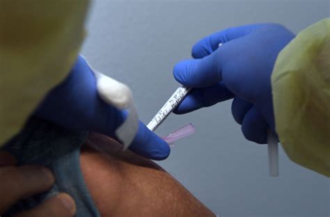 Fda Panel Document Confirms Modernas Covid 19 Vaccines Efficacy Ahead