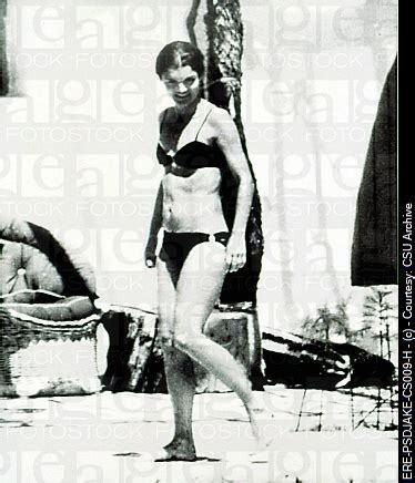 JACQUELINE KENNEDY ONASSIS In A Bikini In Skorpios Greece 6 23 70