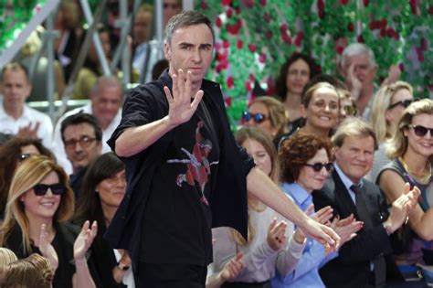 Raf Simons To Leave Dior After Three And A Half Years Ibtimes Uk