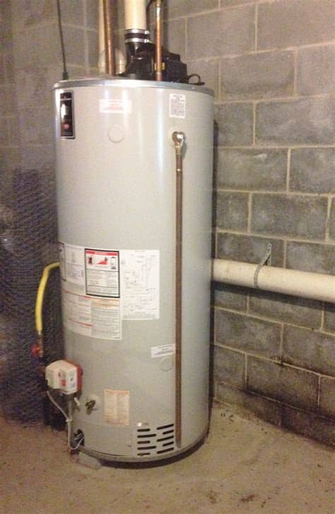 Daftar harga water heater listrik gas ariston rinnai panasonic modena electrolux joven 30 liter. Why Is My Water Heater Leaking? | B&L Ott Heating and Air ...