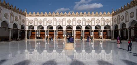 الأزهر الشريف مسجد أثري ومعقل تاريخي في مصر موضوع