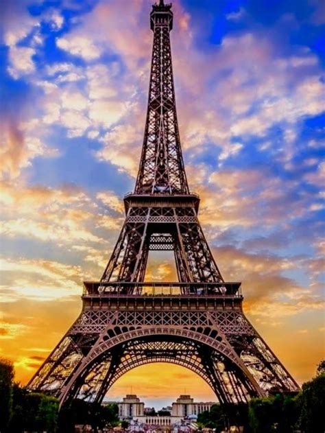 Pin By Stella Chirinos On París Eiffel Tower Tower Paris
