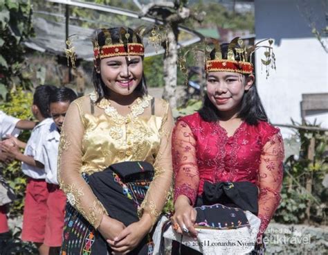 Upacara Roko Molas Poco Tradisi Adat Masyarakat Manggarai Di Flores