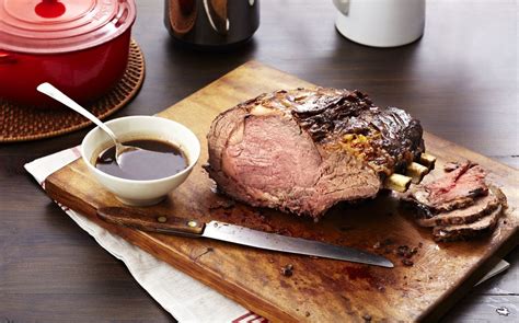 Fresh herbs, lemon zest, garlic, pepper and dijon mustard are all excellent matches for prime rib. Prime Rib with Red Wine and Shallots | Recipe | Easy peasy recipes, Cooking recipes