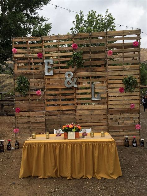 15 Wooden Pallet Wedding Backdrop Eco Friendly Way To Use