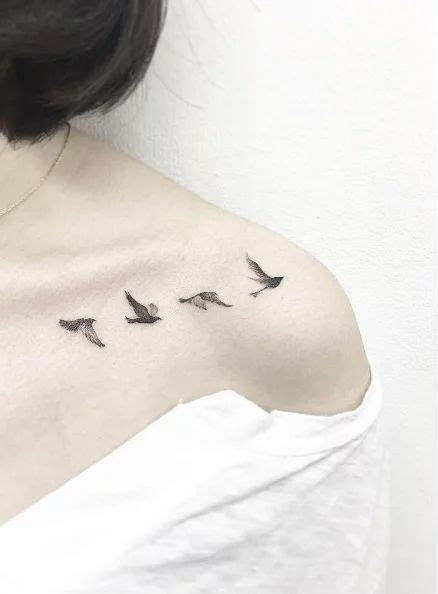 Top 100 Birds Tattoo On Collarbone