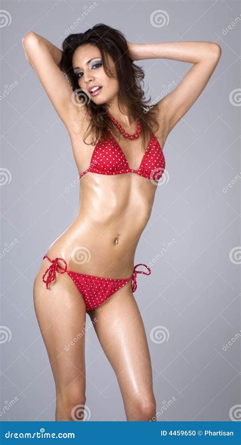 bella donna sexy che porta bikini rosso fotografia stock immagine di corpo salute 4459650