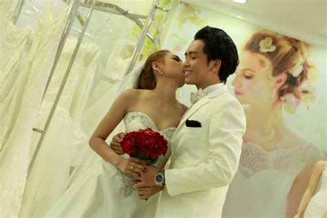 Page sẽ ko bao giờ xóa comment phản biện, chỉ mong quý công dân mạng vui lòng sử dụng ngôn từ tao nhã, thanh cao. Hồ Bích Trâm và Bạch Công Khanh lộ clip đi thử đồ cưới ...