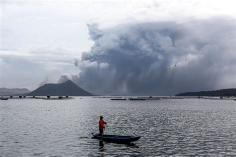 Cracks spotted in earth and more quakes spark fear of huge explosion as more than 53,000 residents have fled their homes in the vicinity of the taal volcano to take shelter in. Taal volcano erupts in the Philippines | News | Corey Henny Travel