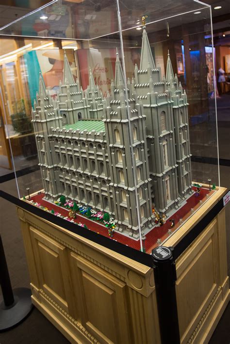 Byu Employees Lego Temple Replica Draws Crowds At Hbll The Daily