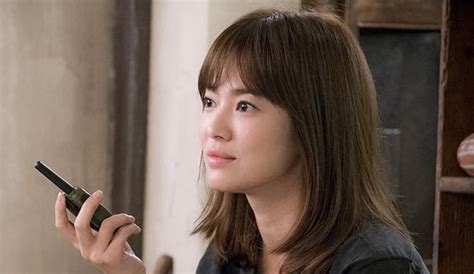 “descendants of the sun” song hye kyo s episode 5 stills updated with new images couch kimchi
