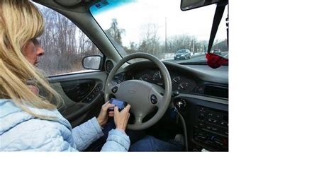 28 Of Drivers Admit Texting At The Wheel But Sex While Driving Is Popular Too Huffpost Impact