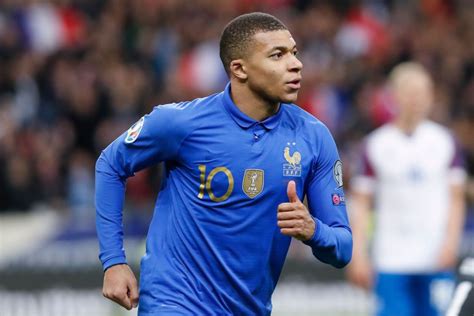 I know young players have succeeded in world cups before. Kylian Mbappe of France celebrates his goal during the 2020 UEFA... | Футбол