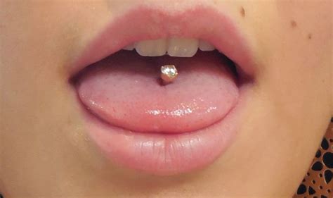 tongue piercing bijoux piercing piercing a la langue piercing de langue