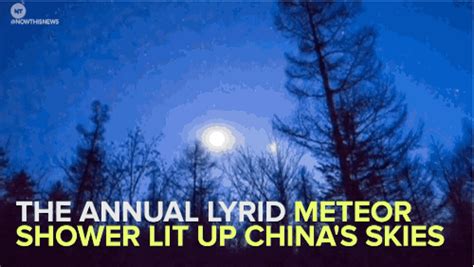 Lyrid Meteor Shower S Find And Share On Giphy