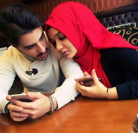 Pin By Fadima Kambr On Muslim Couple Cute Muslim Couples Muslim Couples Muslim Photos