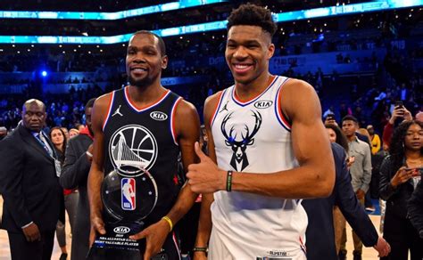 In terms of cost, subscriptions are $25/month for the basic option, where you can watch games on 2 screens or devices. La NBA definió el escenario del All Star Weekend 2023 ...