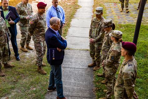 Dvids Images Us Senator Thom Tillis Visits Fort Bragg To Discuss