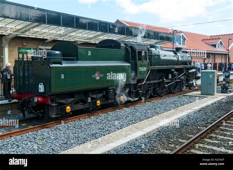 Br Standard 4mt 4 6 0 No75029 The Green Night Steam Locomotive At