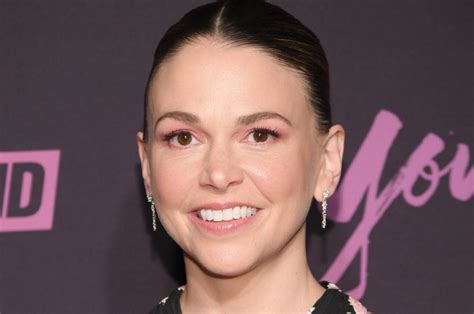 Younger Star Sutton Foster Spills Her Anti Aging Skincare Tips