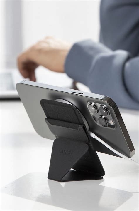 Moft Snap On Stand And Wallet For Iphone 12 Series Is Sleek And Holds Up