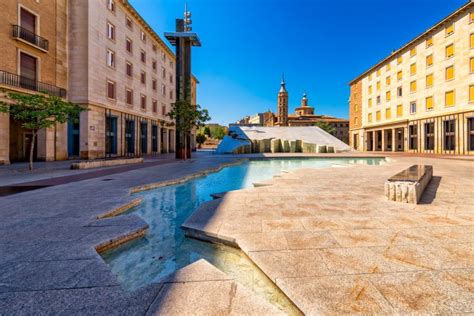 Current time, time zone, time zone offset. The Fuente de la Hispanidad fountain | Zaragoza, Spain ...