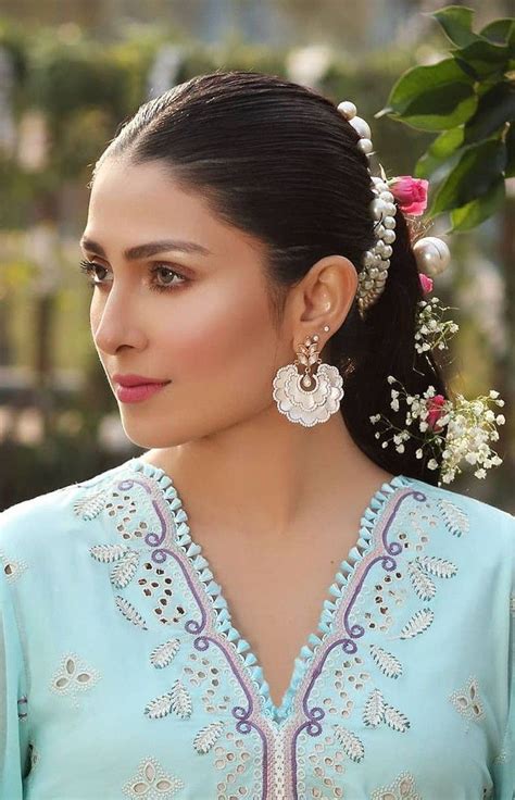 Pin By Hoorain Noor On Ayeza Khan Ayeza Khan Pakistani Dresses