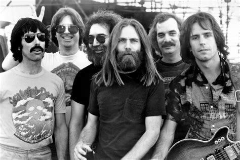 Grateful Dead Reunite For Farewell Concerts In July