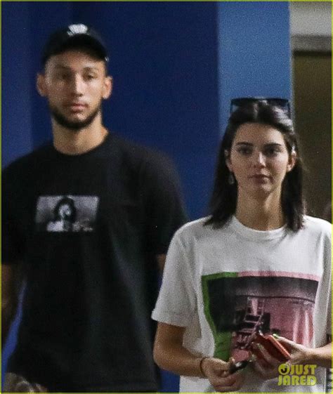 Kendall Jenner Babefriend Ben Simmons Stock Up On Games Photo Kendall Jenner Photos