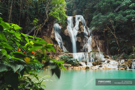 Idyllic Waterfalls Flowing In Tropical Turquoise Lake — Freshness