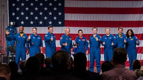 Nasa Names First Commercial Astronauts For Spacex And Boeing Flights