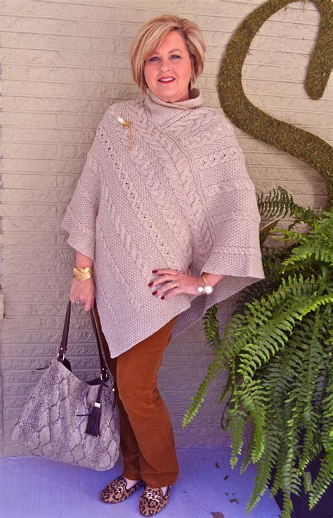 Poncho Series 5 Of 5 Stylish Mom Outfits Fashion Outfits Mom Outfits