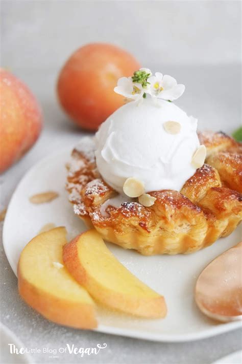 Mini peach pies recipe | The Little Blog Of Vegan