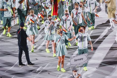 olympia adidas wehrt sich gegen kritik am outfit mopo