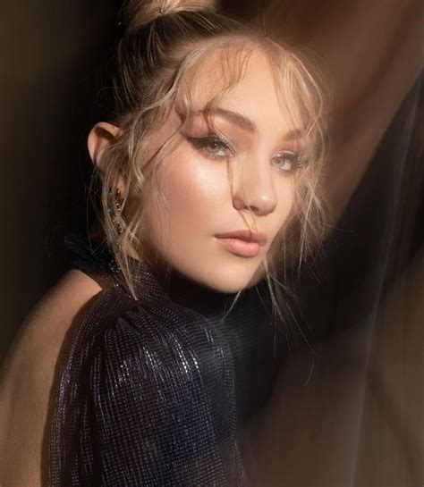 She was initially known for appearing in lifetime's reality show dance moms from. MADDIE ZIEGLER - Instagram Pictures 12/28/2018 - HawtCelebs