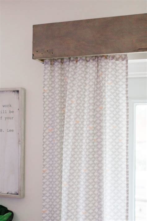 Following here 20 window valance ideas anyone can make a diy valance just with a bit of work. diy-wood-cornice-valance (6) | CRAZY LIFE WITH LITTLES - Lifestyle, Travel Motherhood Blog