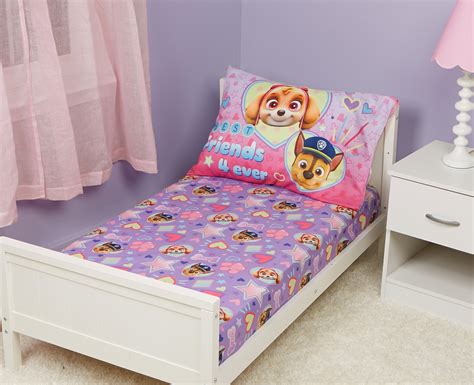 Toddler bed set paw patrol includes a reversible bedspread 58″ x 42″, allover print flat sheet 60″ x 45″, a fitted sheet 28″ x 52″ and pillowcase 20″ x 28″. Paw Patrol Skye 2 pc Toddler Fitted Sheet / Pillow Case ...