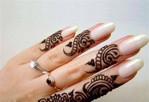 Beautiful Mehndi Designs For Fingers 37