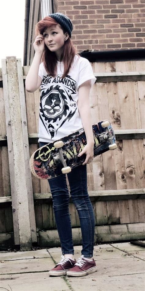 45 Notable Emo Style Outfits And Fashion Ideas