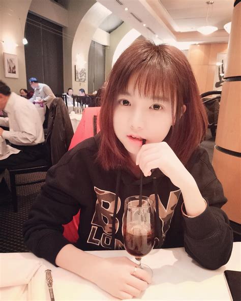 Cùng nhau làm các video vui trên tik tok 😋😋😋 fb: Mỹ nữ Tik Tok Okmaid lộ mặt bầm tím, đầy vết xước khiến ...