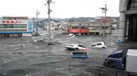 Tsunami In Japan Caught On Camera Tsunami In Japan Caught On Camera