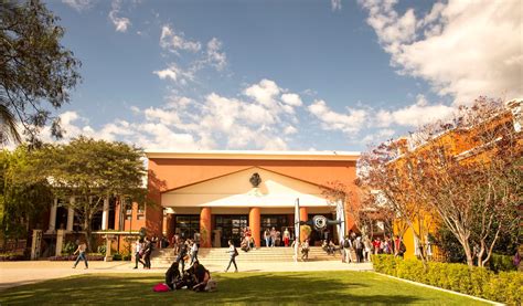 Universidad San Francisco De Quito Entre Los Campus Más Hermosos De